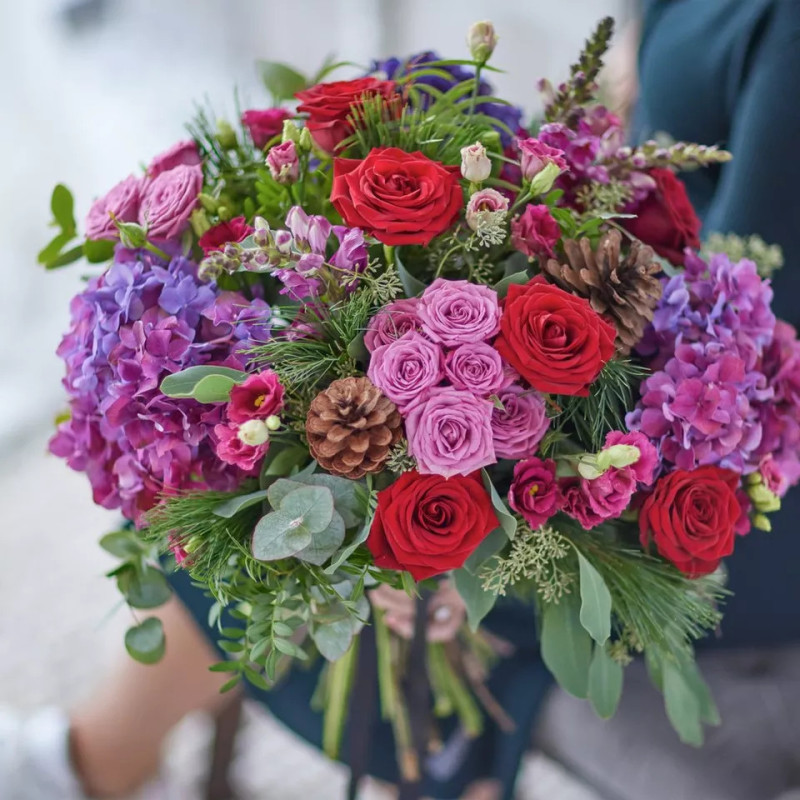 Spectacular Classic Christmas Bouquet